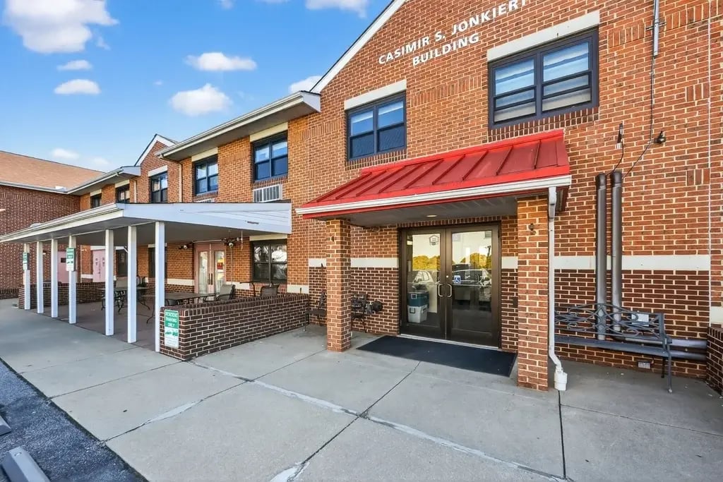 Front entrance of Maplewood Housing for the Elderly, a HumanGood senior community for adults 62+ in Wilmington, Delaware