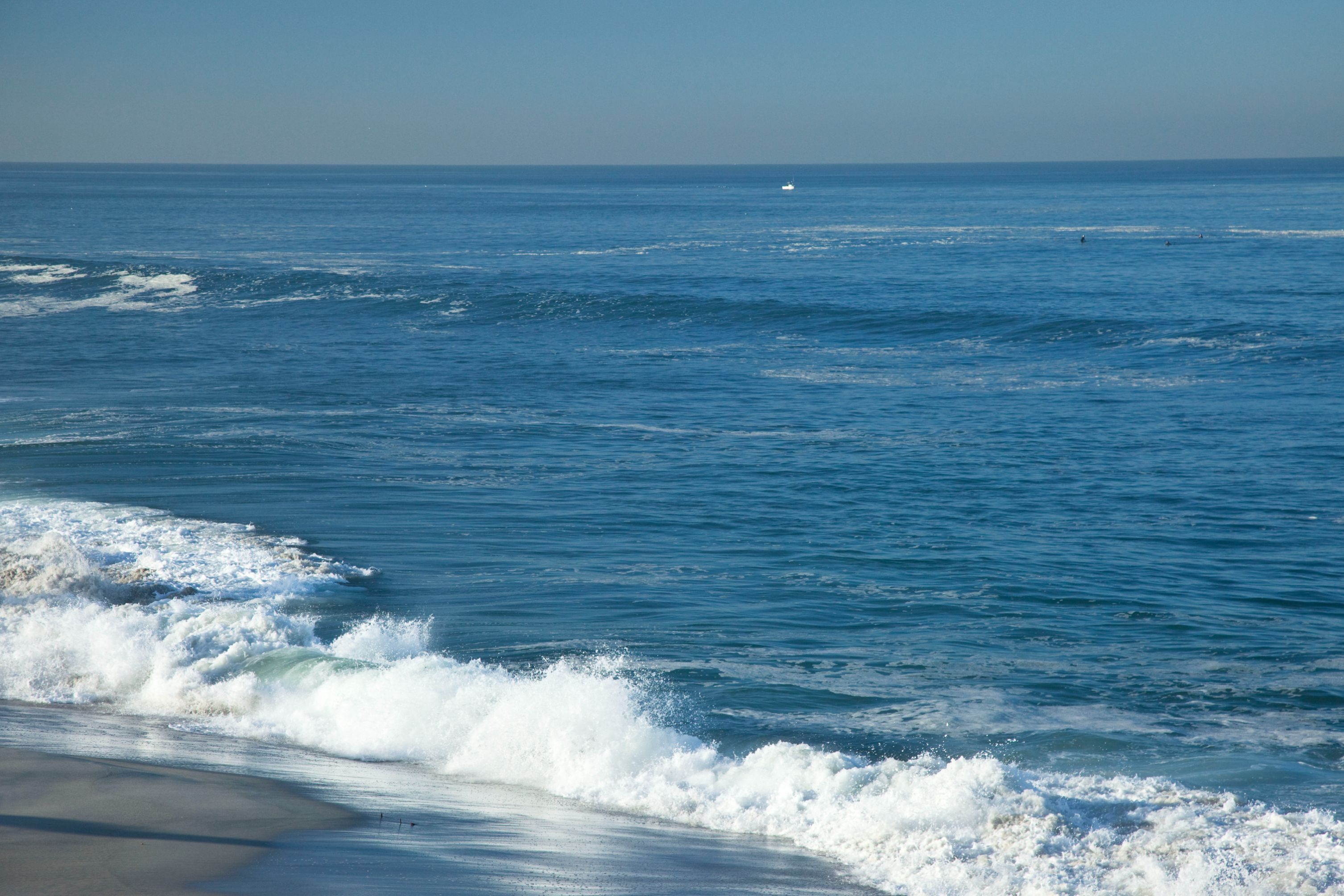 Beach with ocean waves