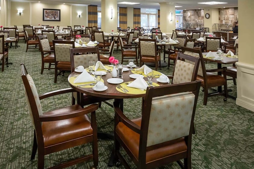 Dining room at Royal Oaks 