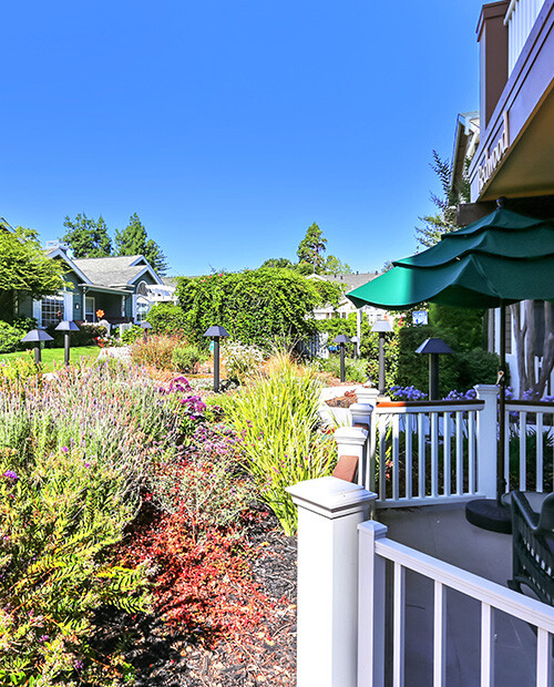 Lush landscaping of The Terraces at Los Altos
