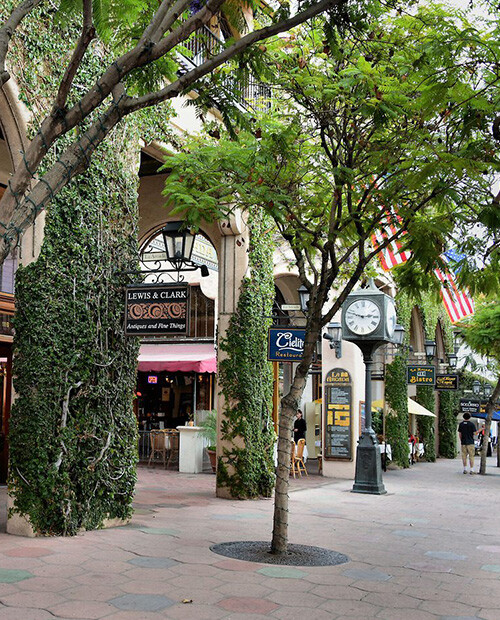 Shops and restaurants in downtown Santa Barbara, California