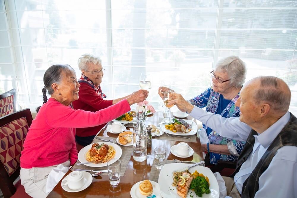 Asian woman, dining room, 4 people dining