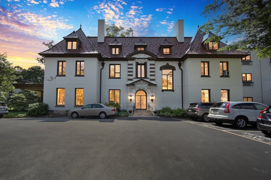 The Mansion at Rosemont entrance