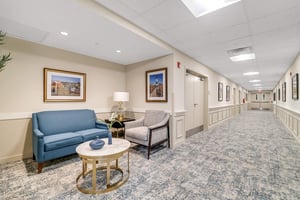Common room seating area at Spring Mill Pointe