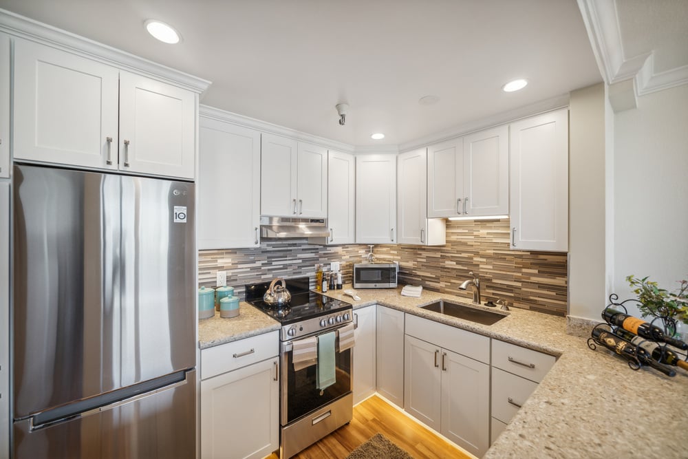  white kitchen 3 (closer)