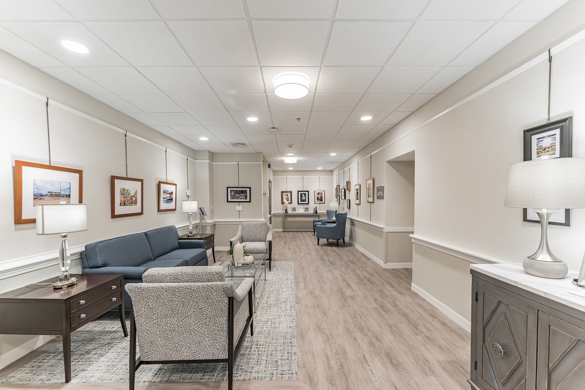 Common room with seating at Spring Mill Pointe