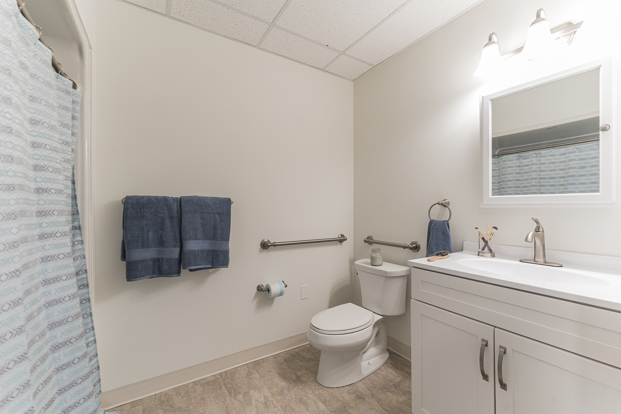 spring mill pointe bathroom