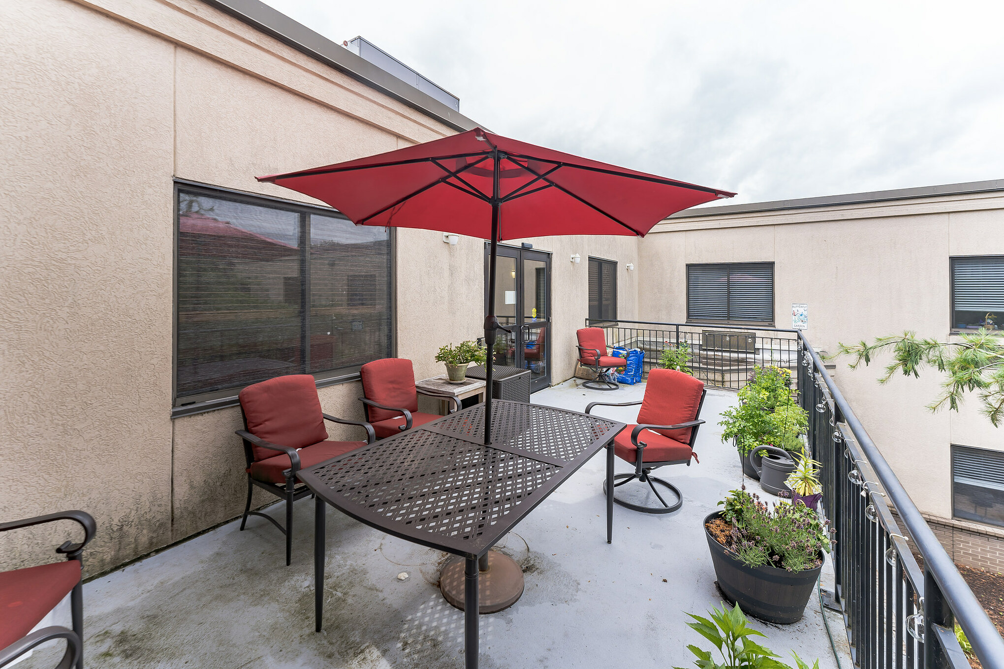 Spring Mill Pointe patio