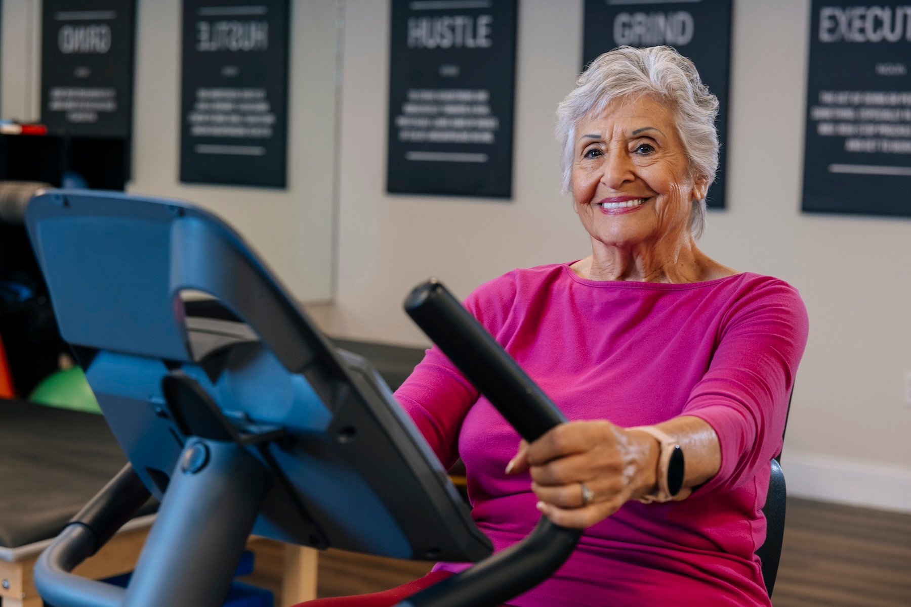 women using exercise machine