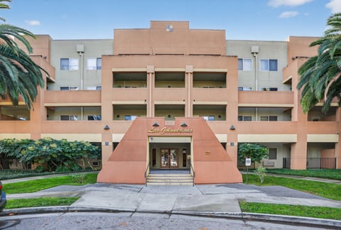 Las Golondrinas entrance