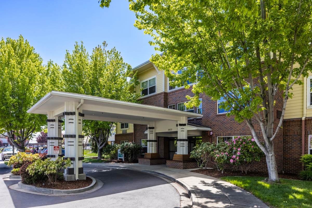 Exterior portico/circular drive to building 3803