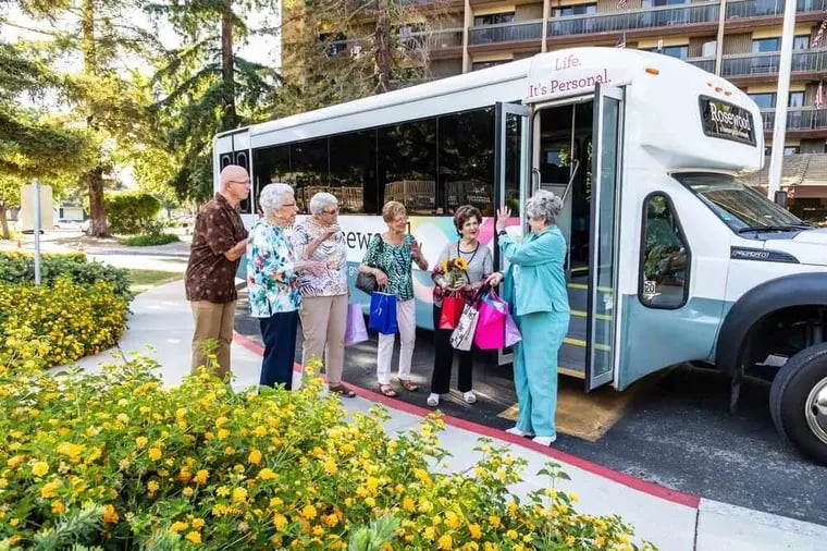 Rosewood HR-7428 (Residents standing with shopping bags, waiting for the community shuttle bus.)-1