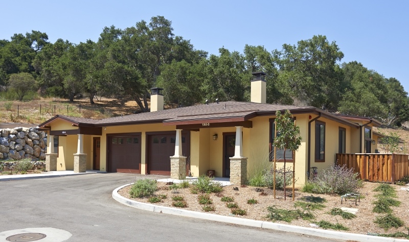 House with two garage doors