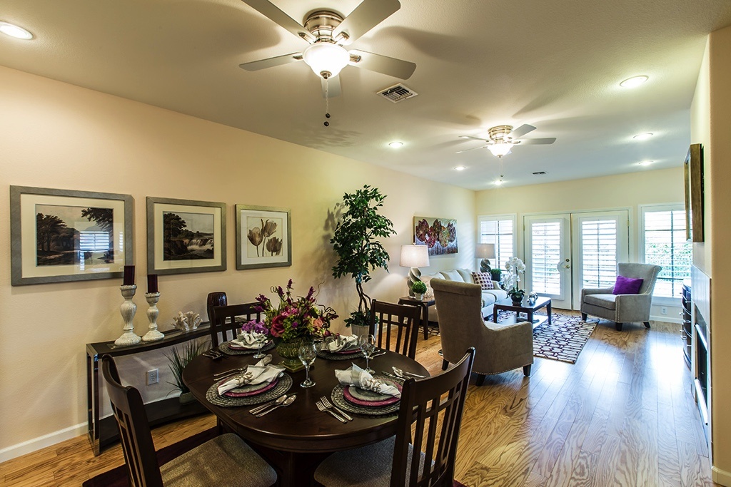 Dining room and living room of an apartment at Las Ventanas