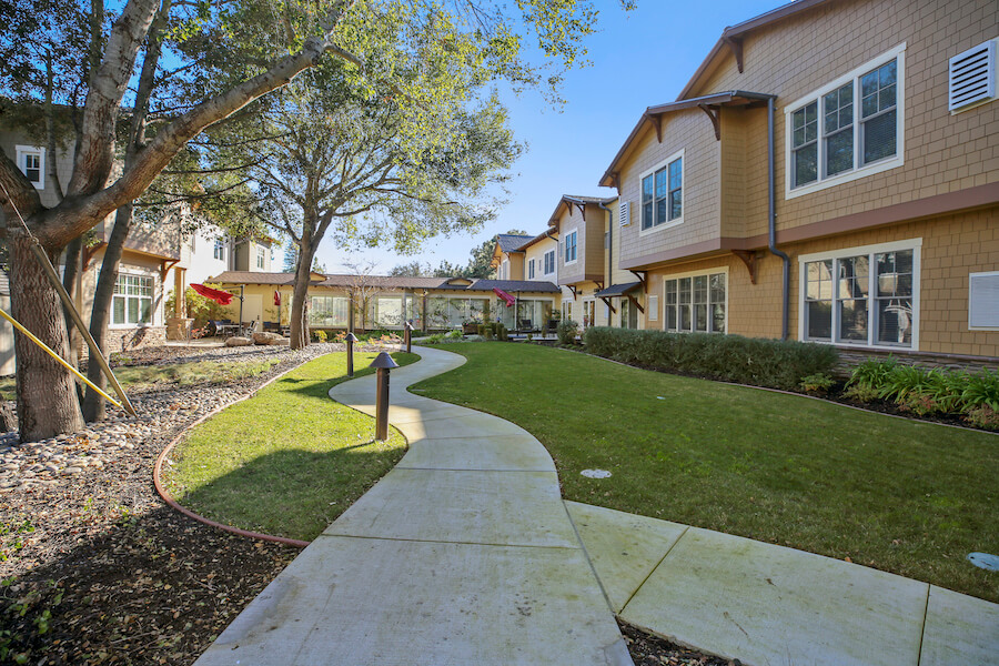 Exterior-Yard-IMG7027
